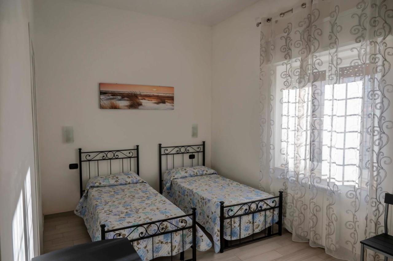 아칠리아 Il Giardino Dell'Eden B&B 외부 사진