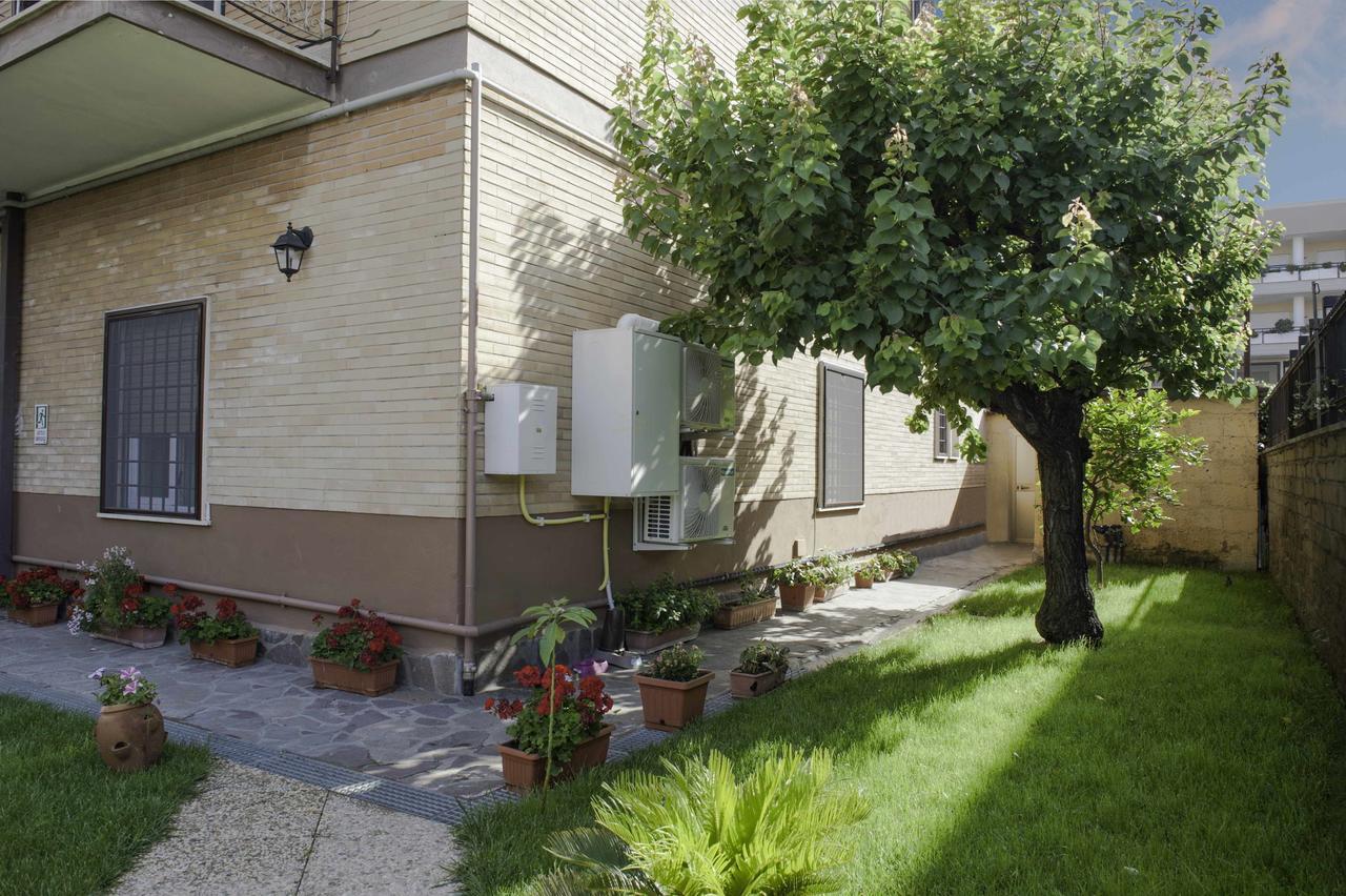 아칠리아 Il Giardino Dell'Eden B&B 외부 사진